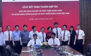 Lễ ký kết thỏa thuận hợp tác giữa Bộ Nông nghiệp và PTNT với Ngân hàng Nông nghiệp và Phát triển nông thôn Việt Nam (Agribank) nhằm đẩy mạnh tín dụng phục vụ sản xuất nông nghiệp, phát triển nông thôn