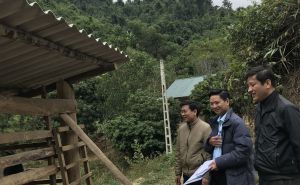 Kiểm tra thực tế mô hình nuôi dê sinh sản ở Tuyên Quang Kiểm tra thực tế mô hình nuôi dê sinh sản ở Tuyên Quang